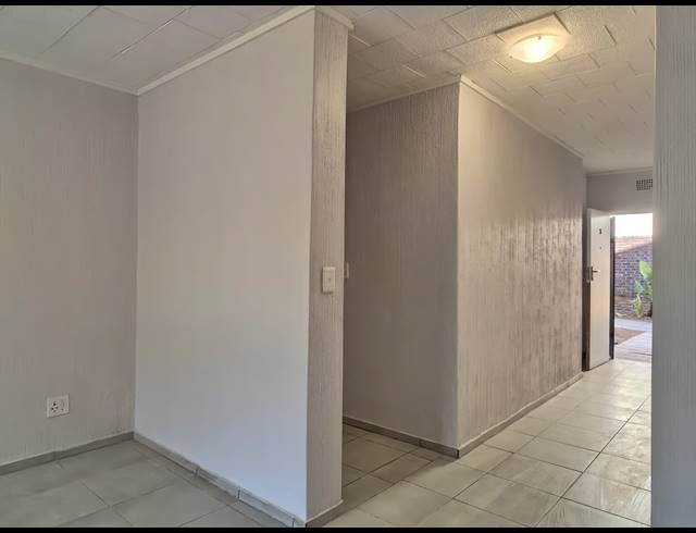 3 BEDROOM APARTMENT FOR SALE IN WINDSOR WEST